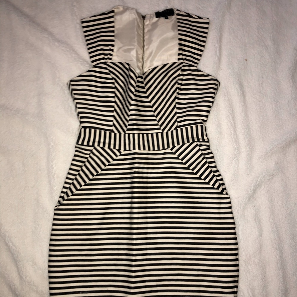 White+Cream Striped Guess Dress✨